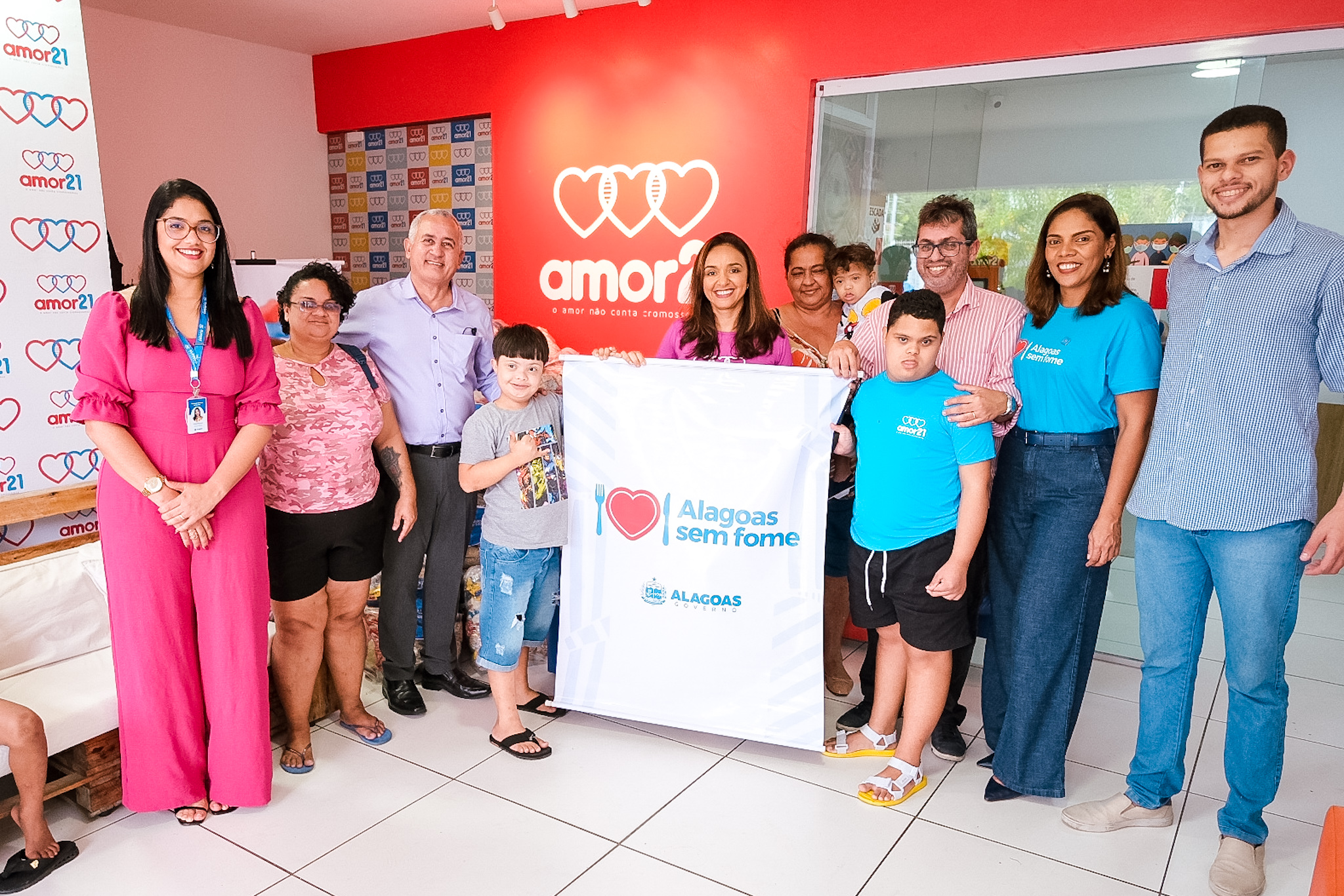 Instituto Amor 21 recebe uma tonelada de alimentos do Alagoas Sem Fome na 15ª doação do programa